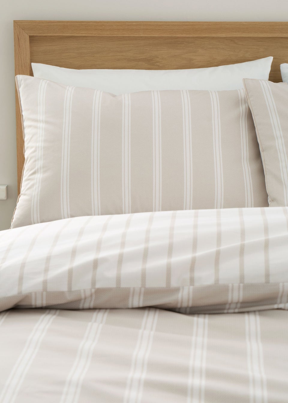 Bianca Fine Linens Ashford Stripe 200 Thread Count Cotton Percale Reversible Duvet Cover Set