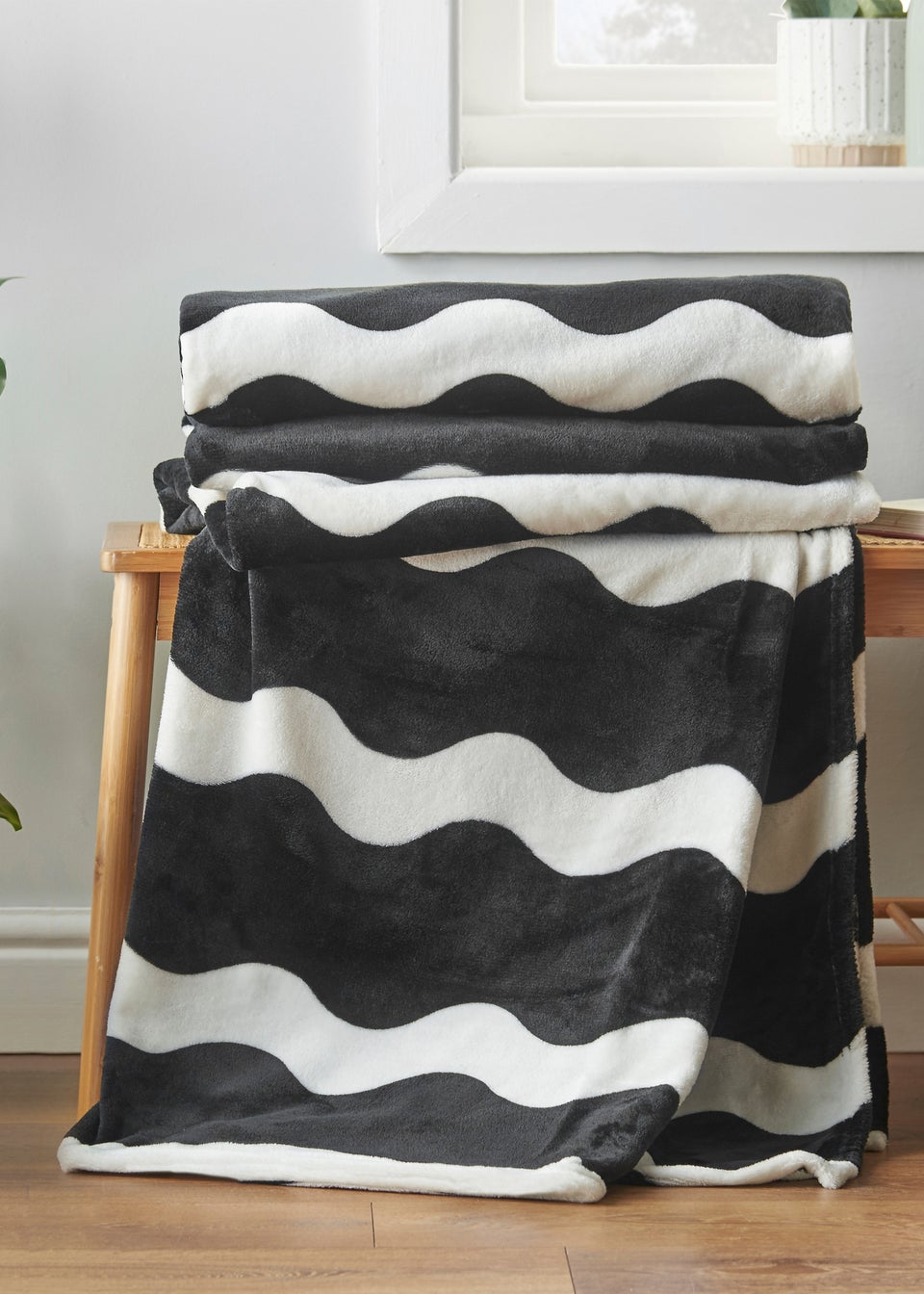 Sassy B Waves Reversible 200x240cm Oversized Blanket Throw