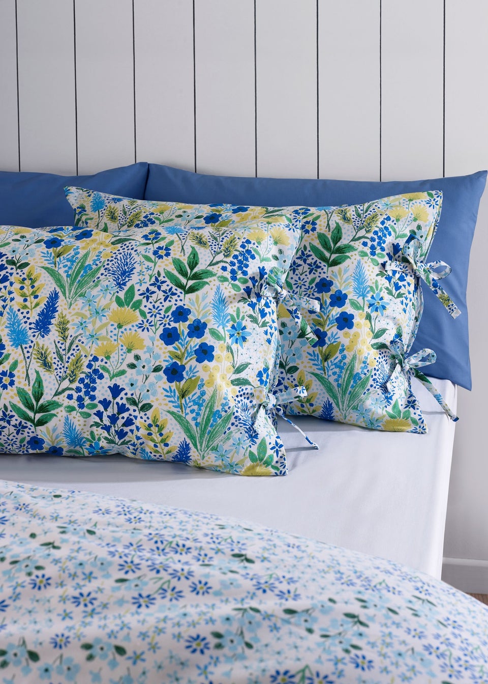 Catherine Lansfield Tilly Floral Reversible Duvet Cover Set