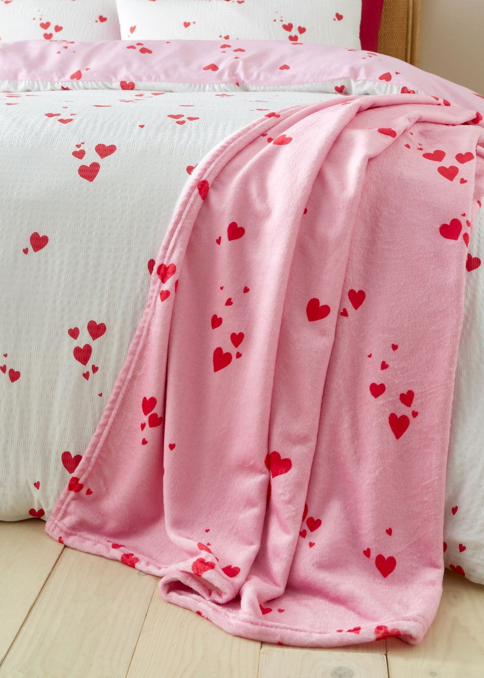 Catherine Lansfield Heart Cosy Fleece Oversized 200x240cm Blanket Throw