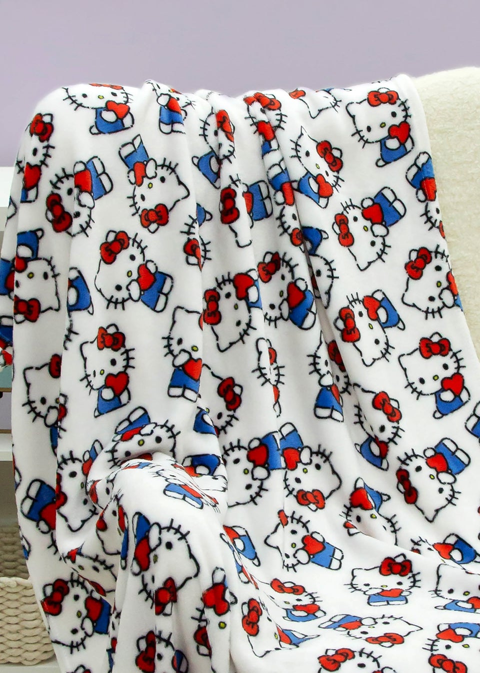 Hello Kitty White Heartheld Fleece Throw