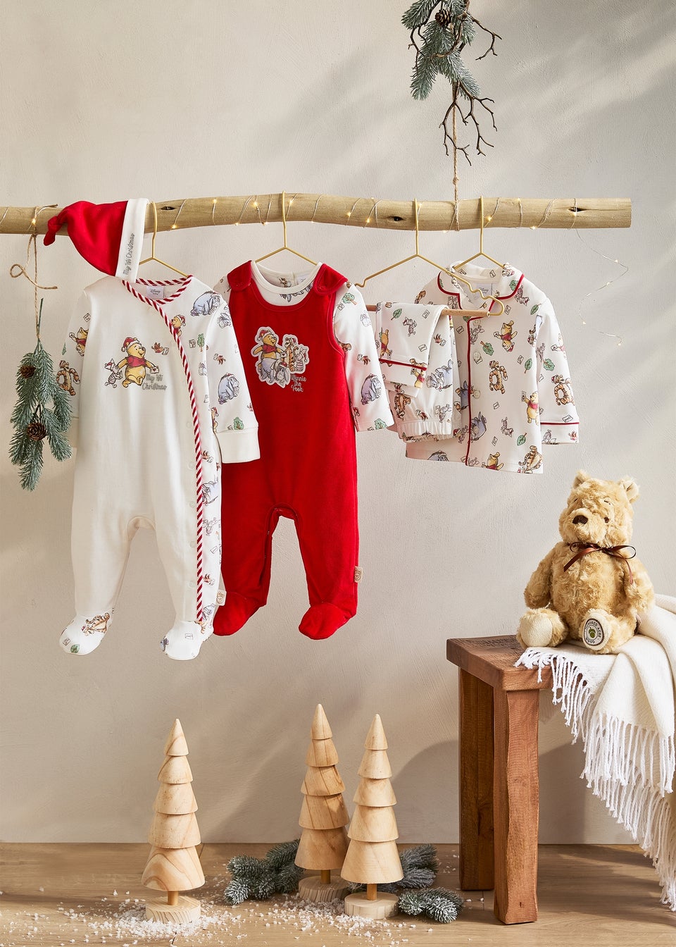Winnie The Pooh Cream Baby Christmas Sleepsuit & Hat Set (Newborn-18mths)