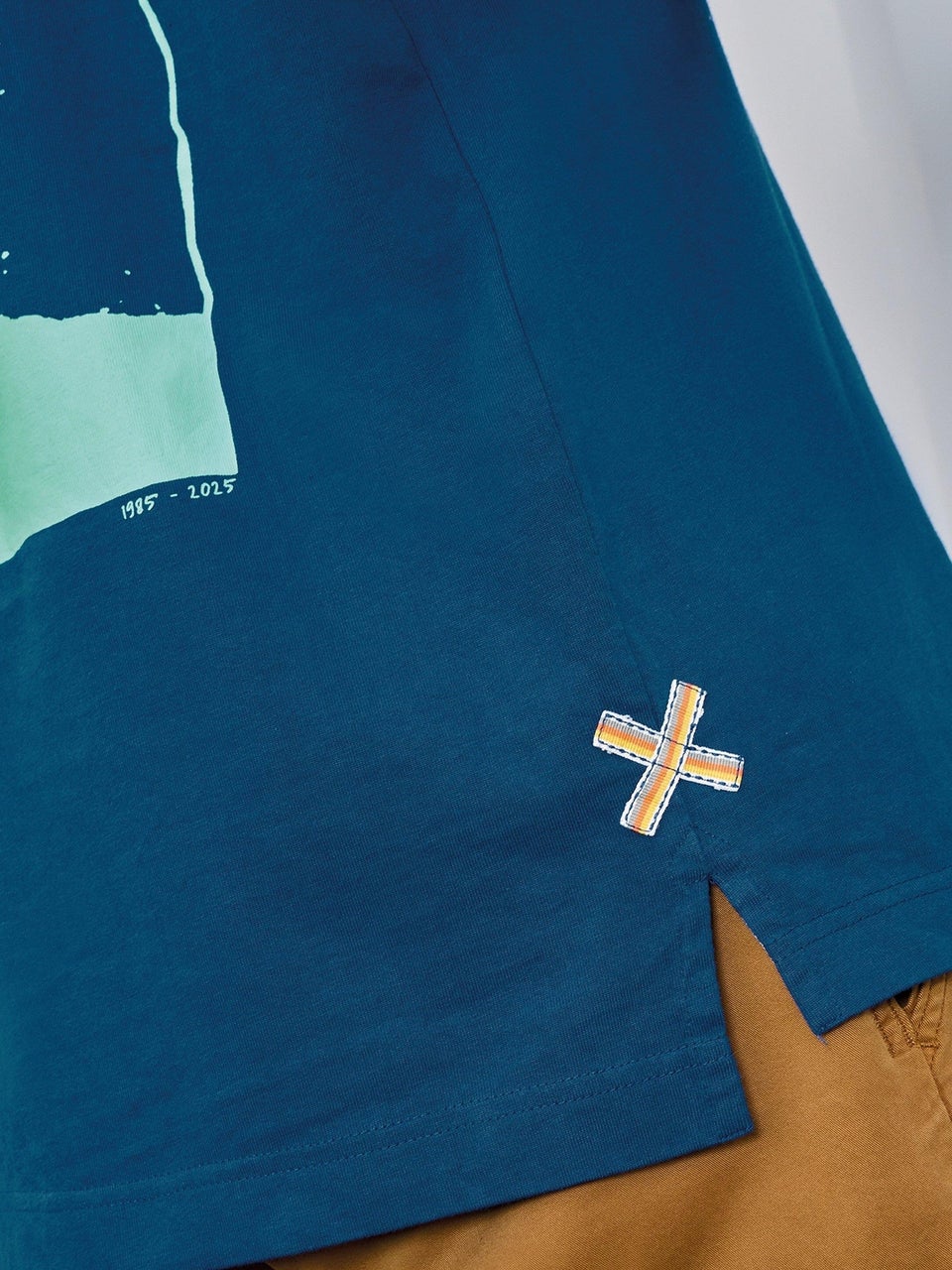 T-Shirt mit Tasche