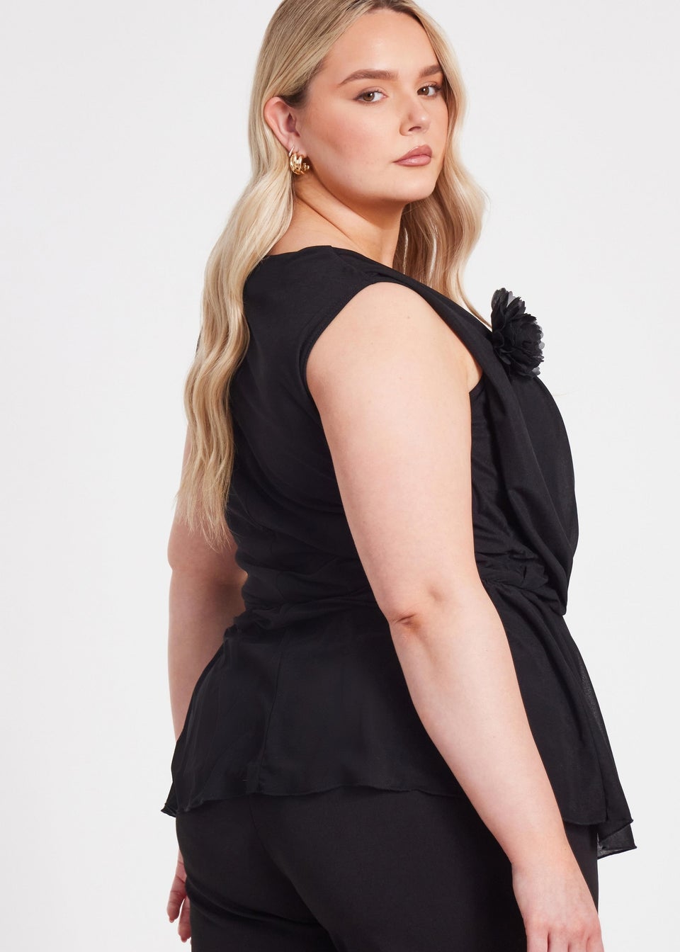 Quiz Black Curve Peplum Top