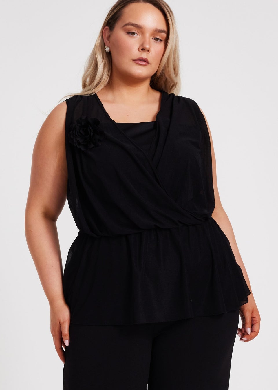 Quiz Black Curve Peplum Top