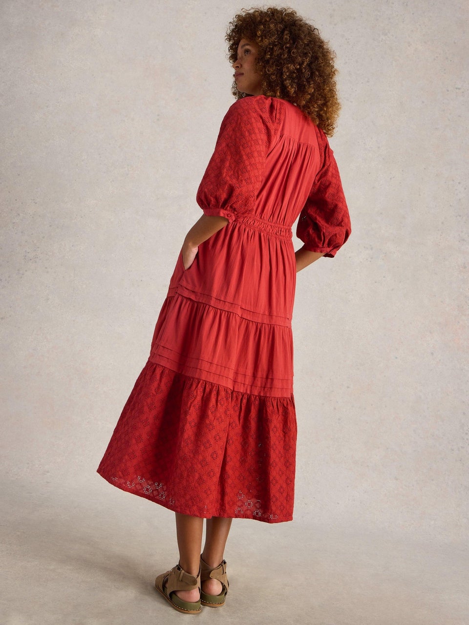 Kleid Willow mit Lochspitze