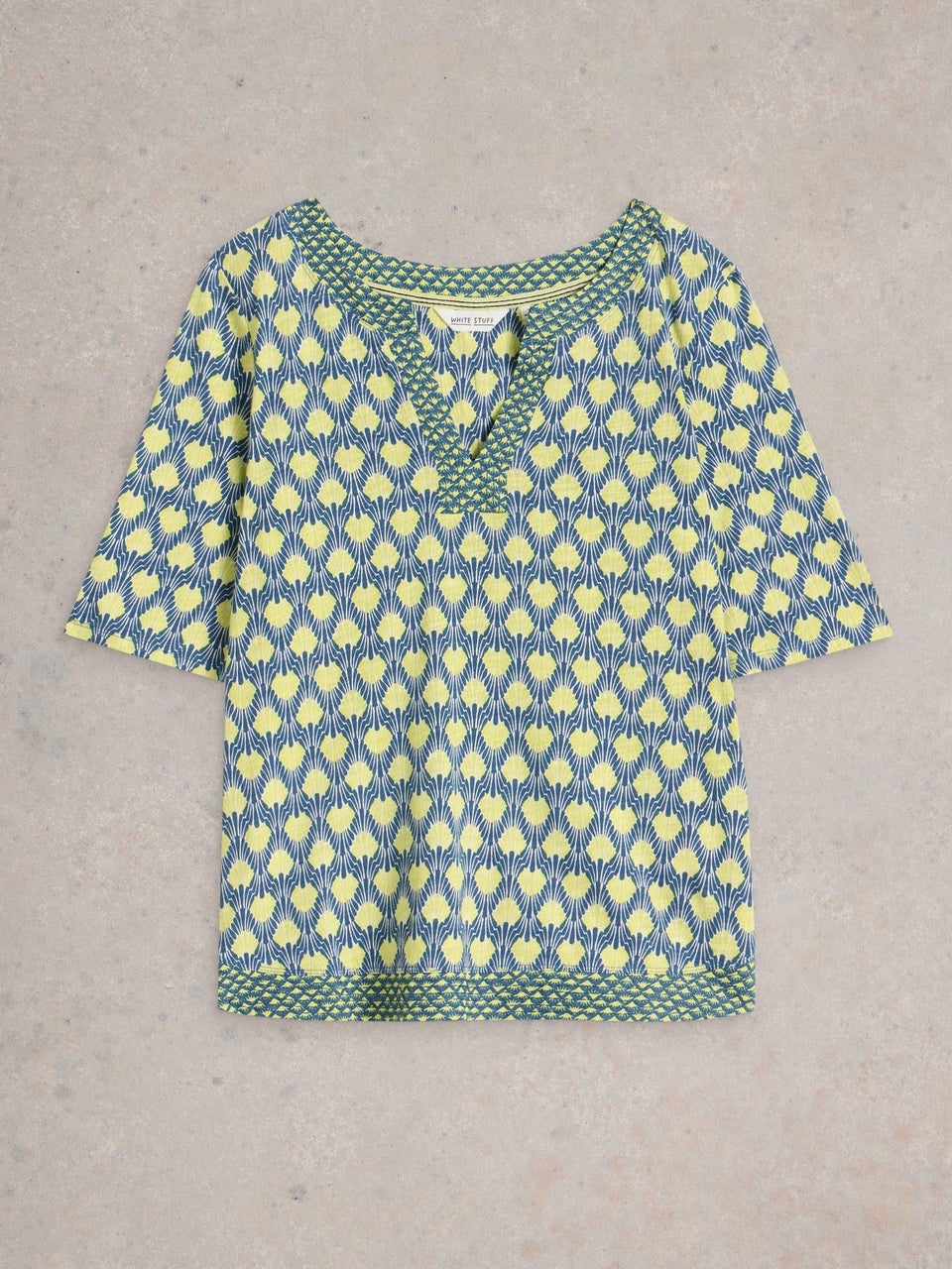 T-Shirt Weaver mit Keilausschnitt