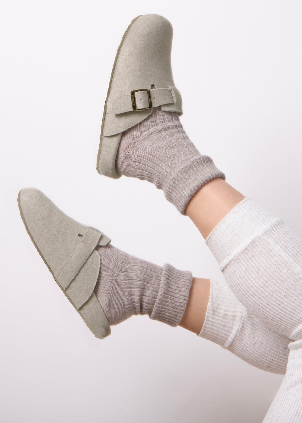 Totes Isotoner Beige Felt Clog Slipper