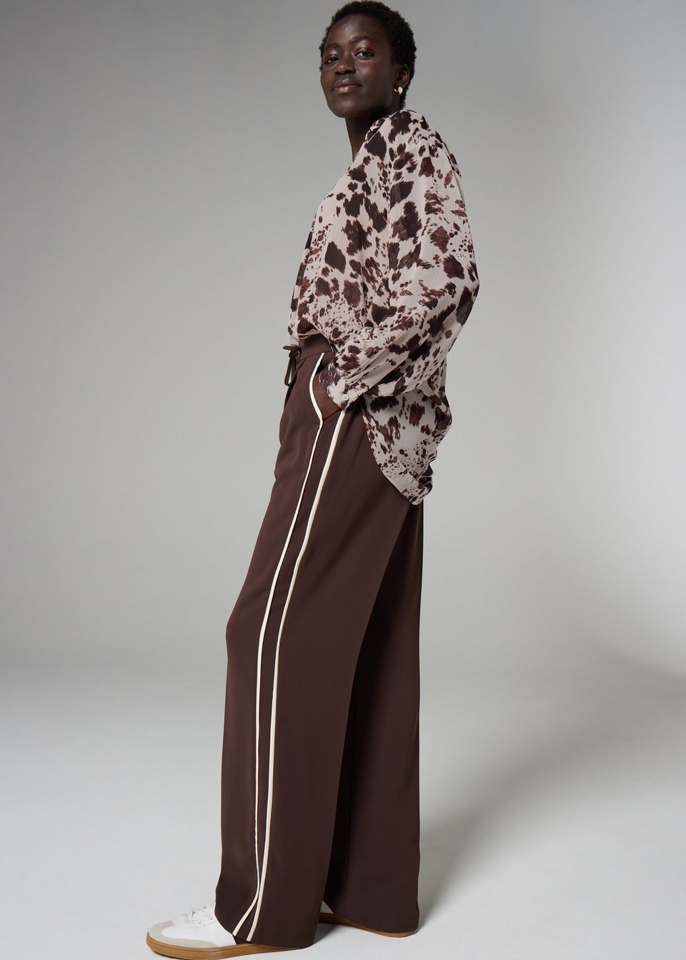 Et Vous Brown Animal Print V-Neck Blouse