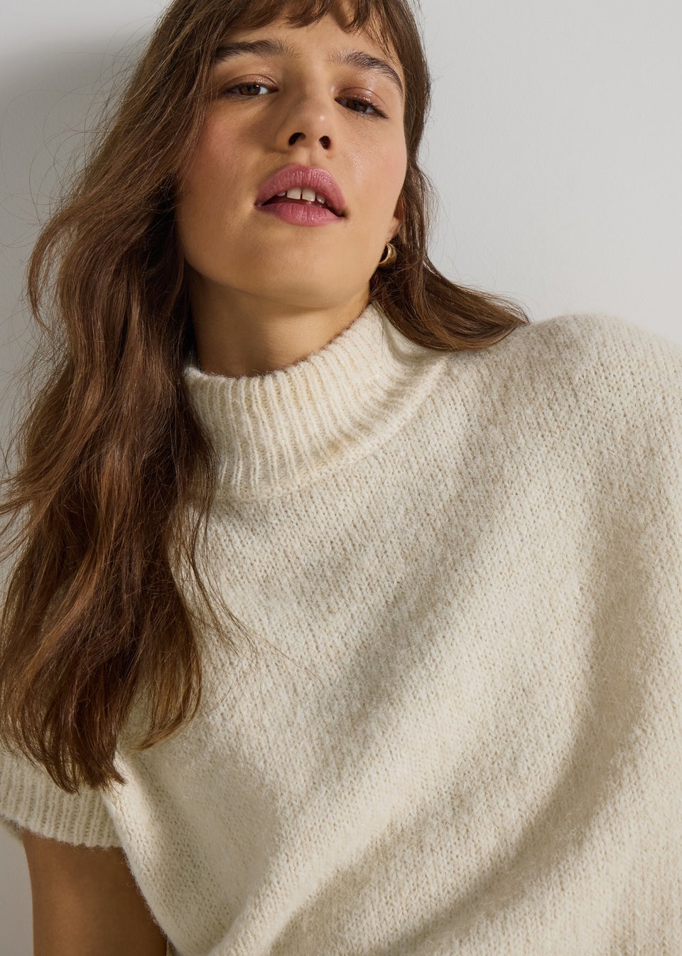 Et Vous Cream Knitted High Neck Vest