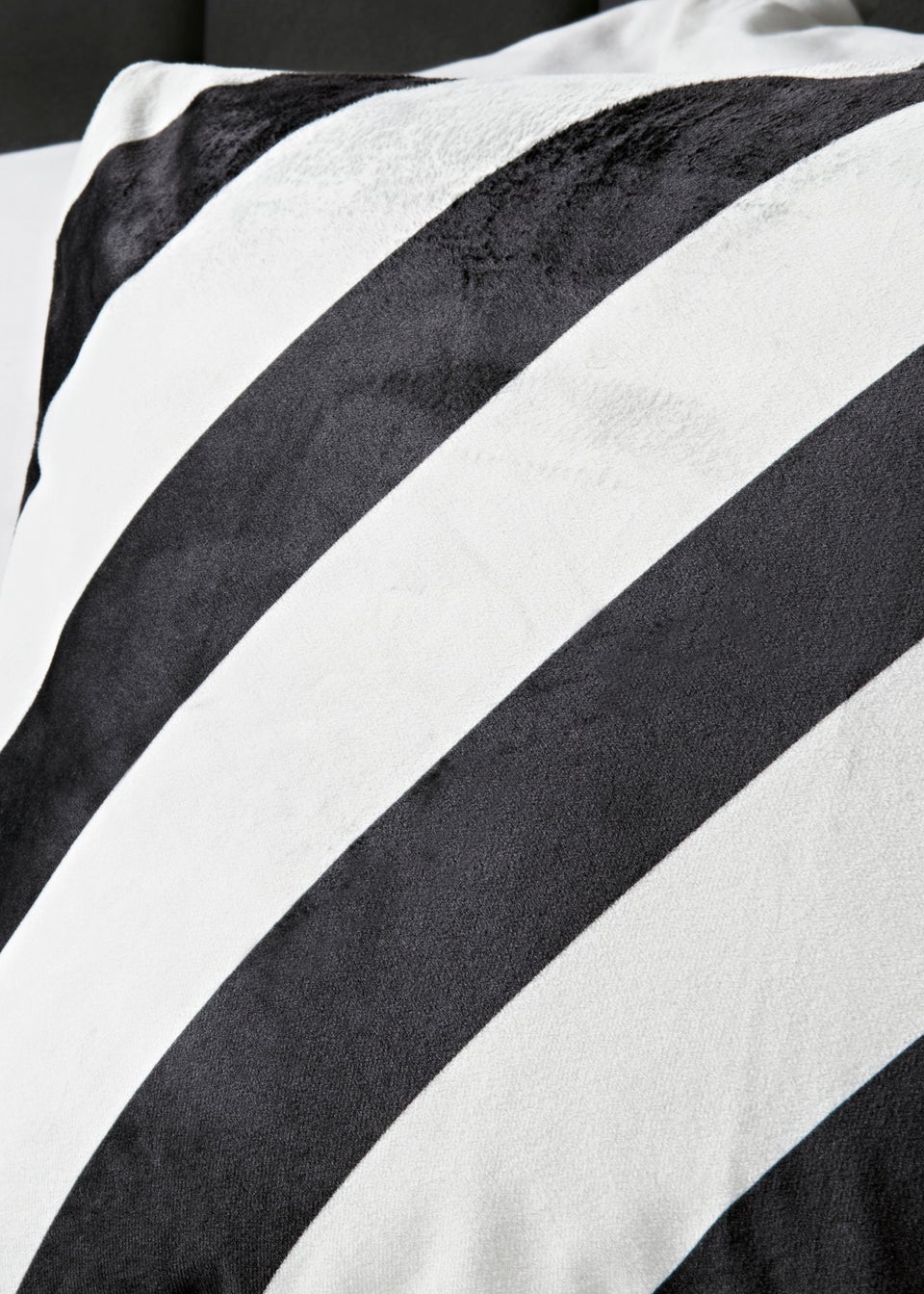 Mono Diagonal Stripe Duvet Set