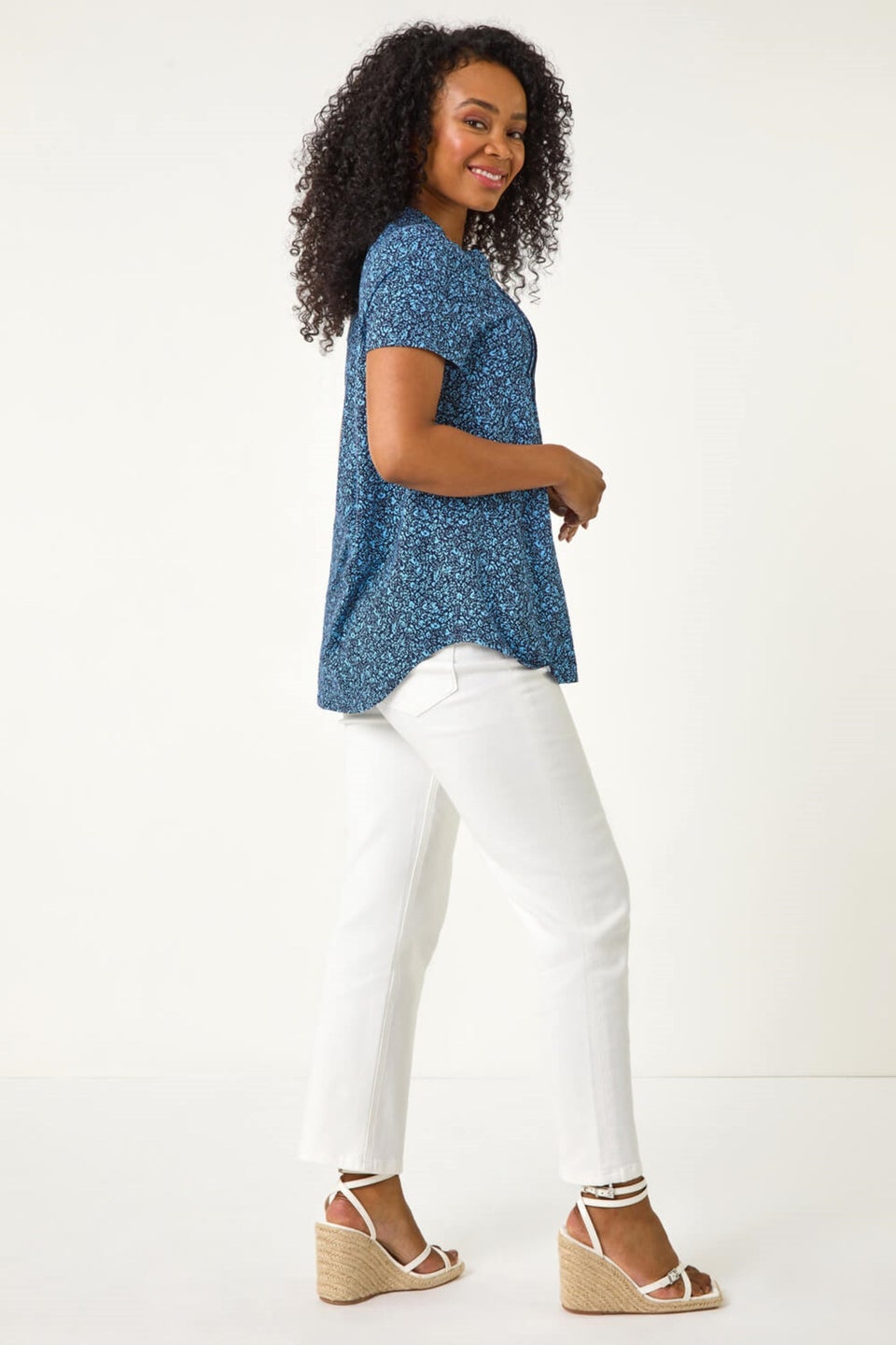 Roman Navy Petite Floral Print V-Neck Stretch Top