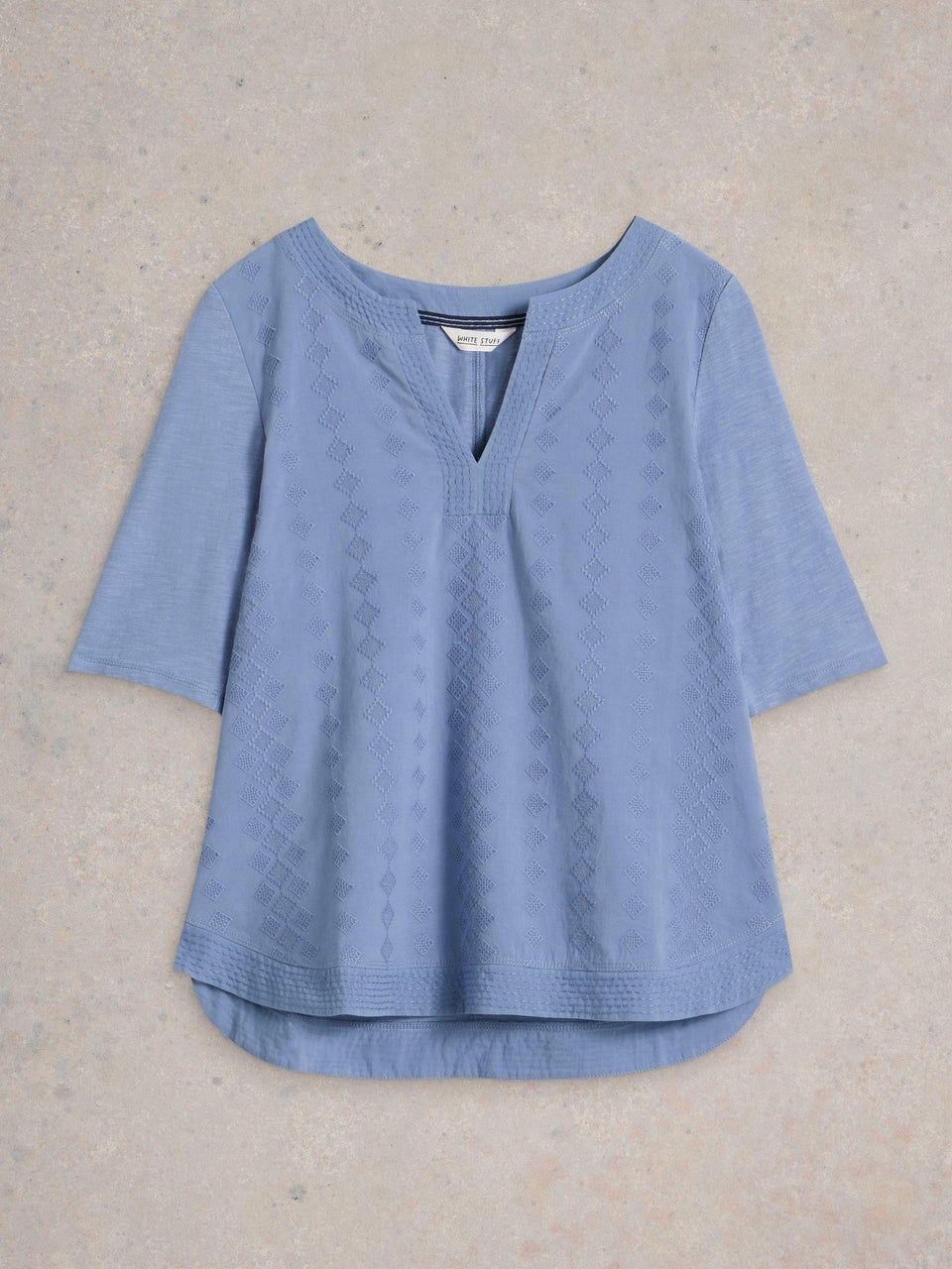 T-Shirt Weaver mit Keilausschnitt