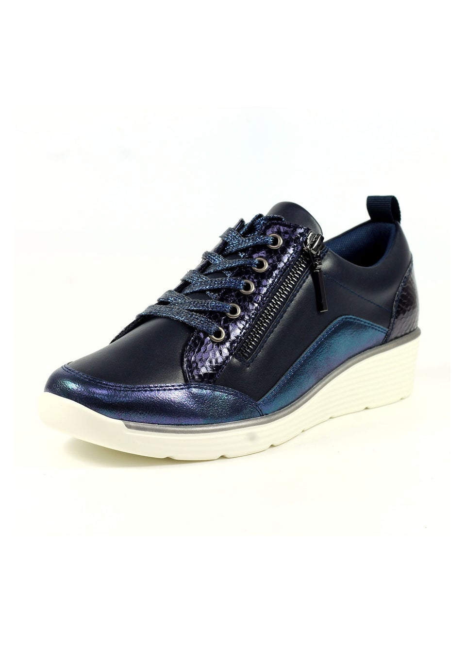 Lunar Blue Kiley Trainer