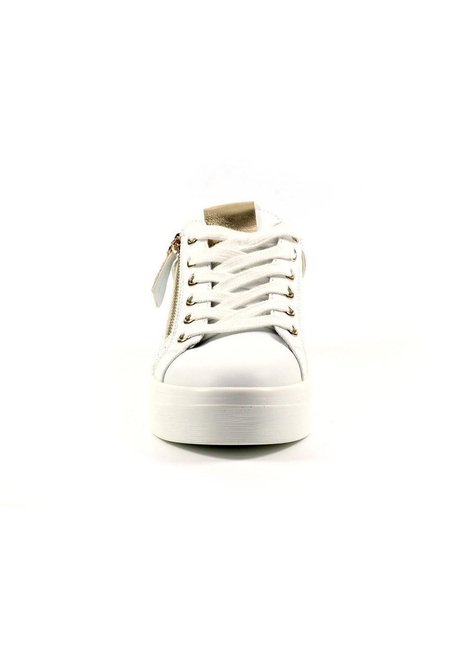 Lunar White Nia Trainer