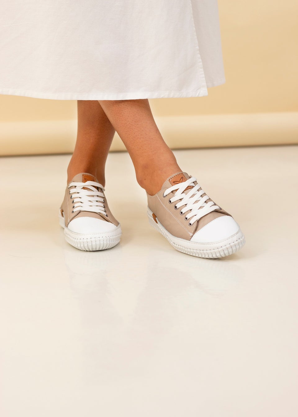 Lunar Stone Truffle II Plimsoll