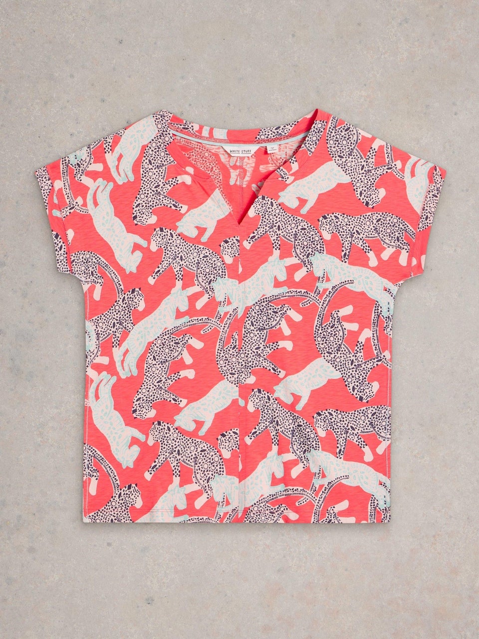 T-Shirt Nelly mit Keilausschnitt