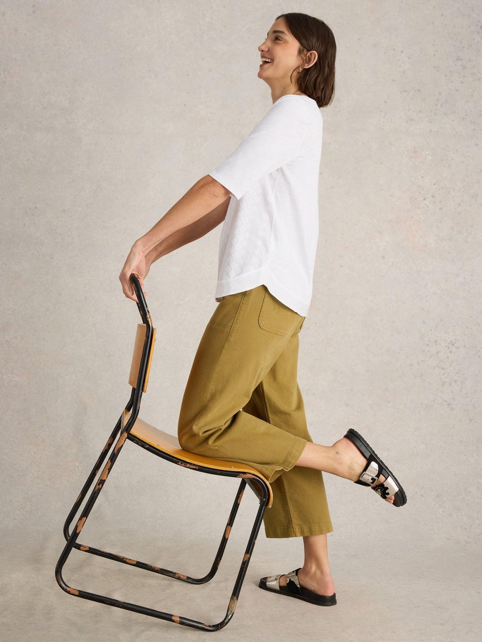 T-Shirt Weaver mit Keilausschnitt