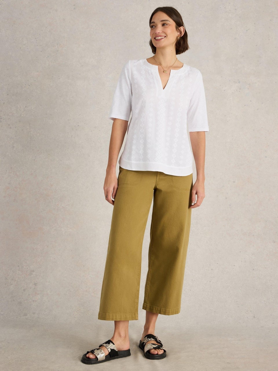 T-Shirt Weaver mit Keilausschnitt