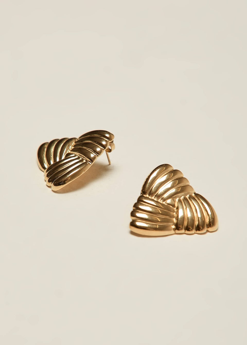 Madein Gold Nina Triangular Ribbed Earrings