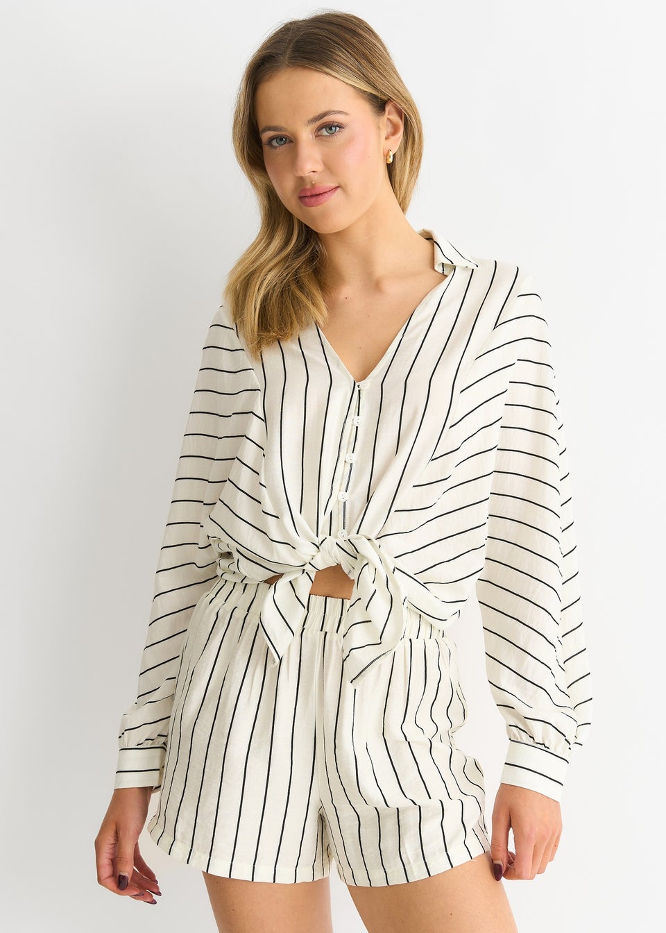 Gini London Cream Stripe Viscose Elasticated Waist Shorts