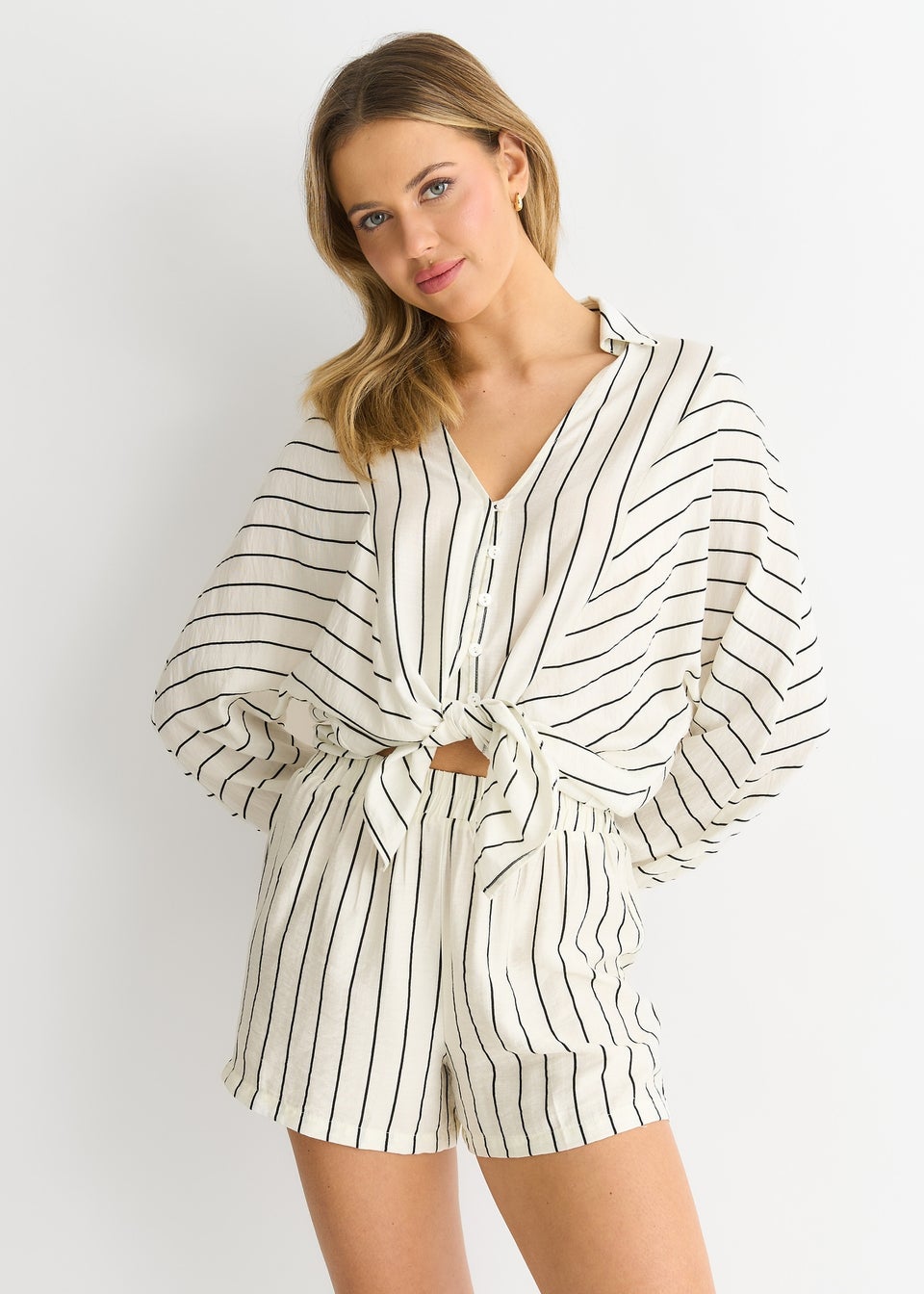 Gini London Cream Stripe Viscose Elasticated Waist Shorts