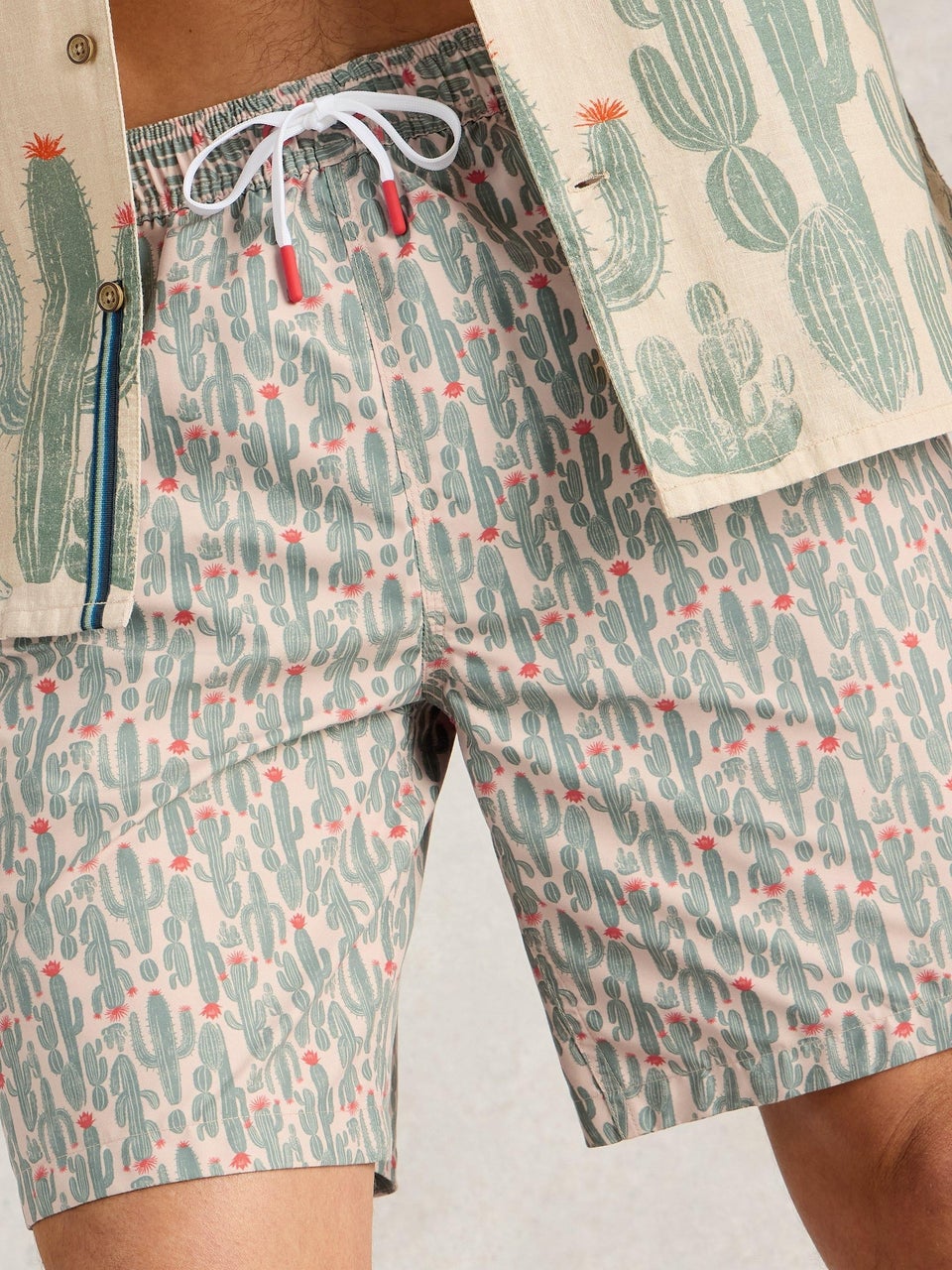 Badeshorts mit Kakteenprint