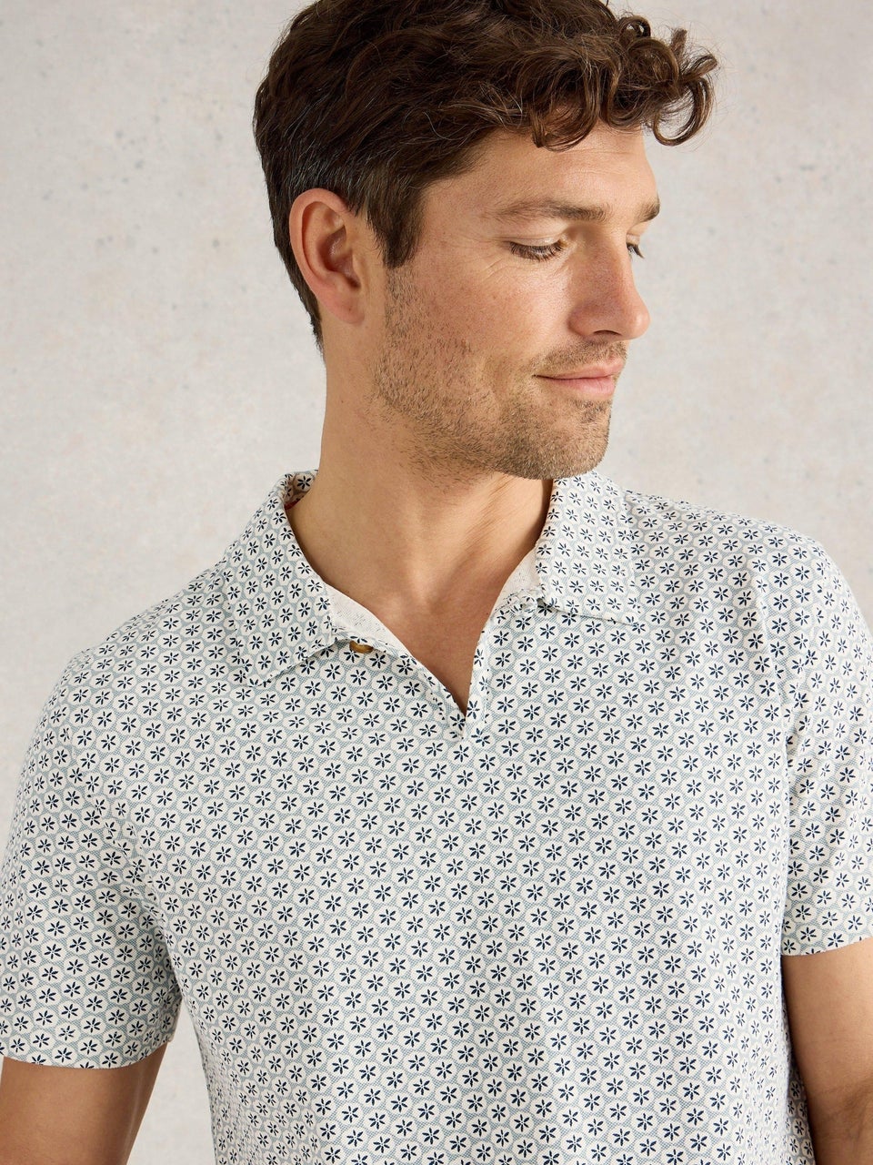 Polohemd mit Geo-Print
