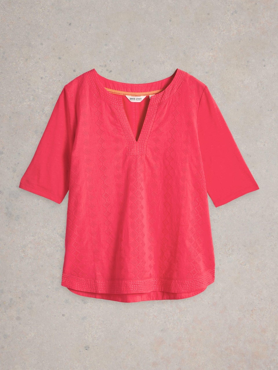 T-Shirt Weaver mit Keilausschnitt