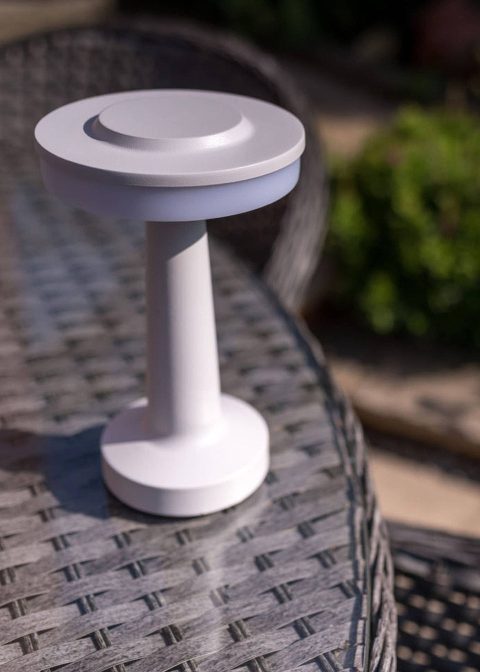 ValueLights Troy Matte White LED Rechargeable Dimmable Touch Table Lamp