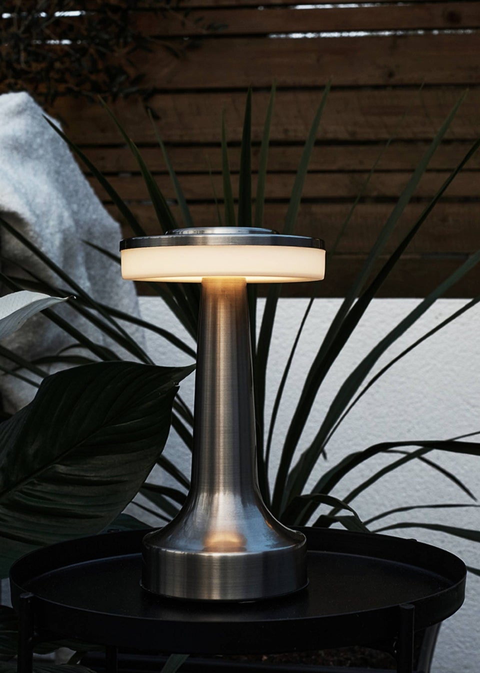 ValueLights Talance Brushed Chrome LED Rechargeable Dimmable Touch Table Lamp