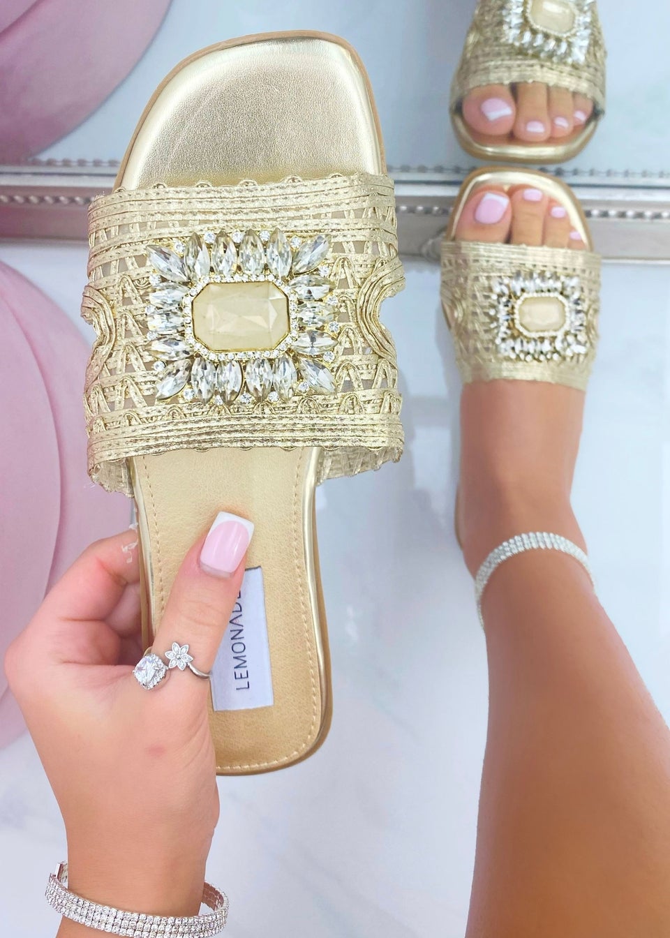 Love Lemonade Gold Crystal Bloom Sliders