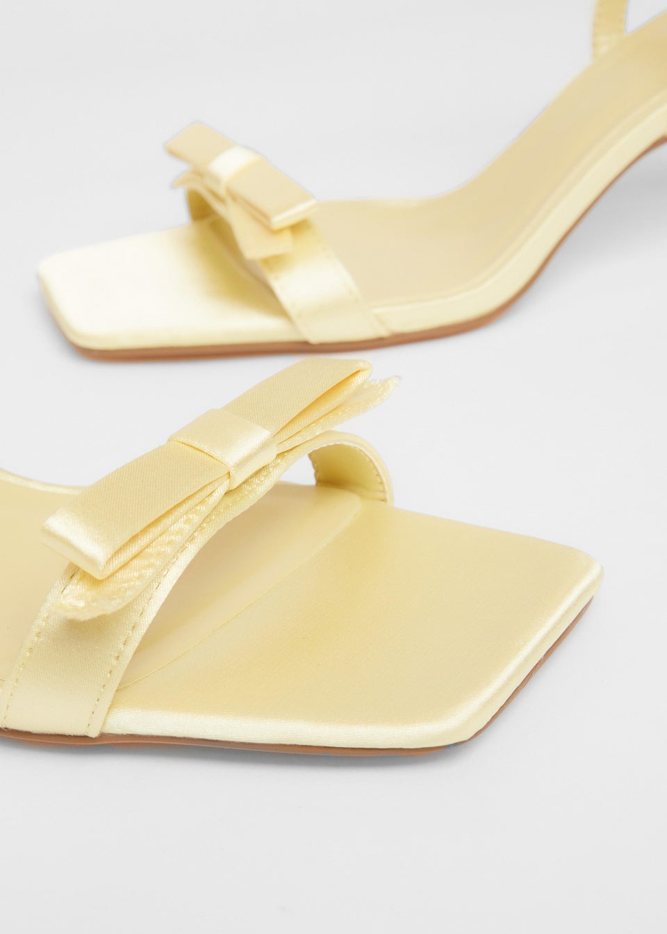 Quiz Yellow Satin Bow Heels