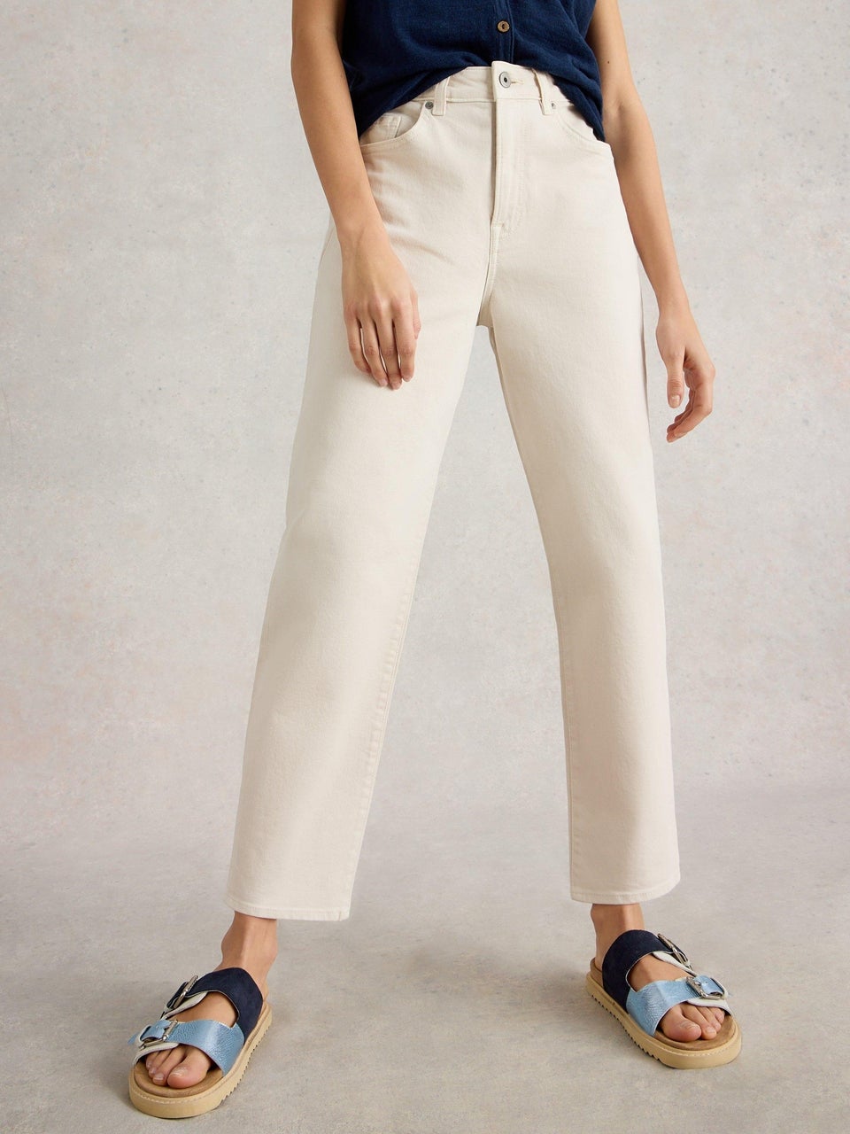 Schmal zulaufende Jeans Tilly