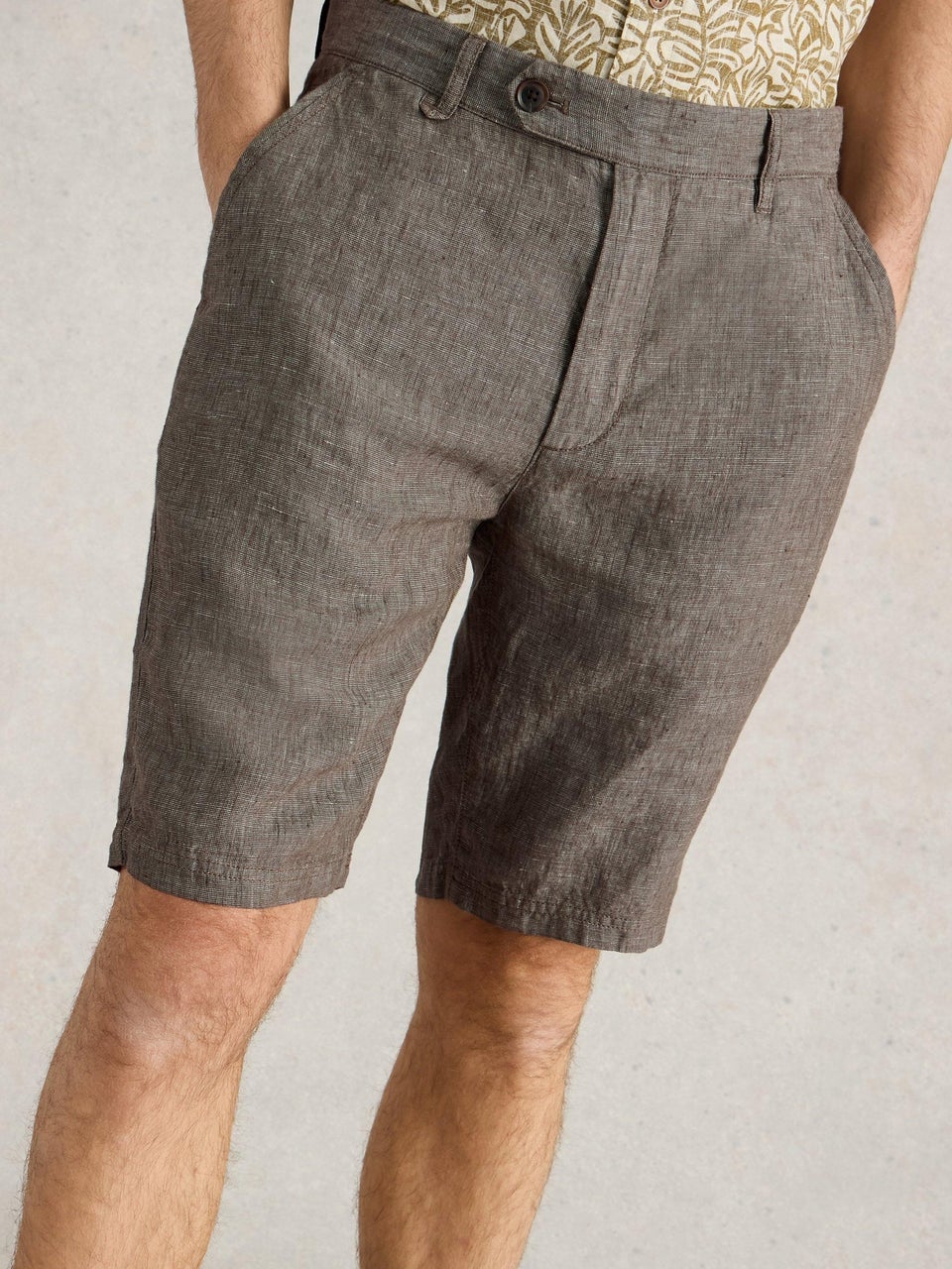 Chinoshorts aus Leinen