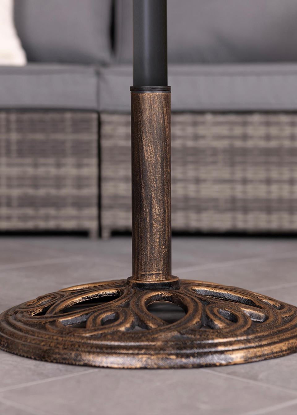 Charles Bentley Cast Iron Round Patio Umbrella Parasol Base Stand Bronze