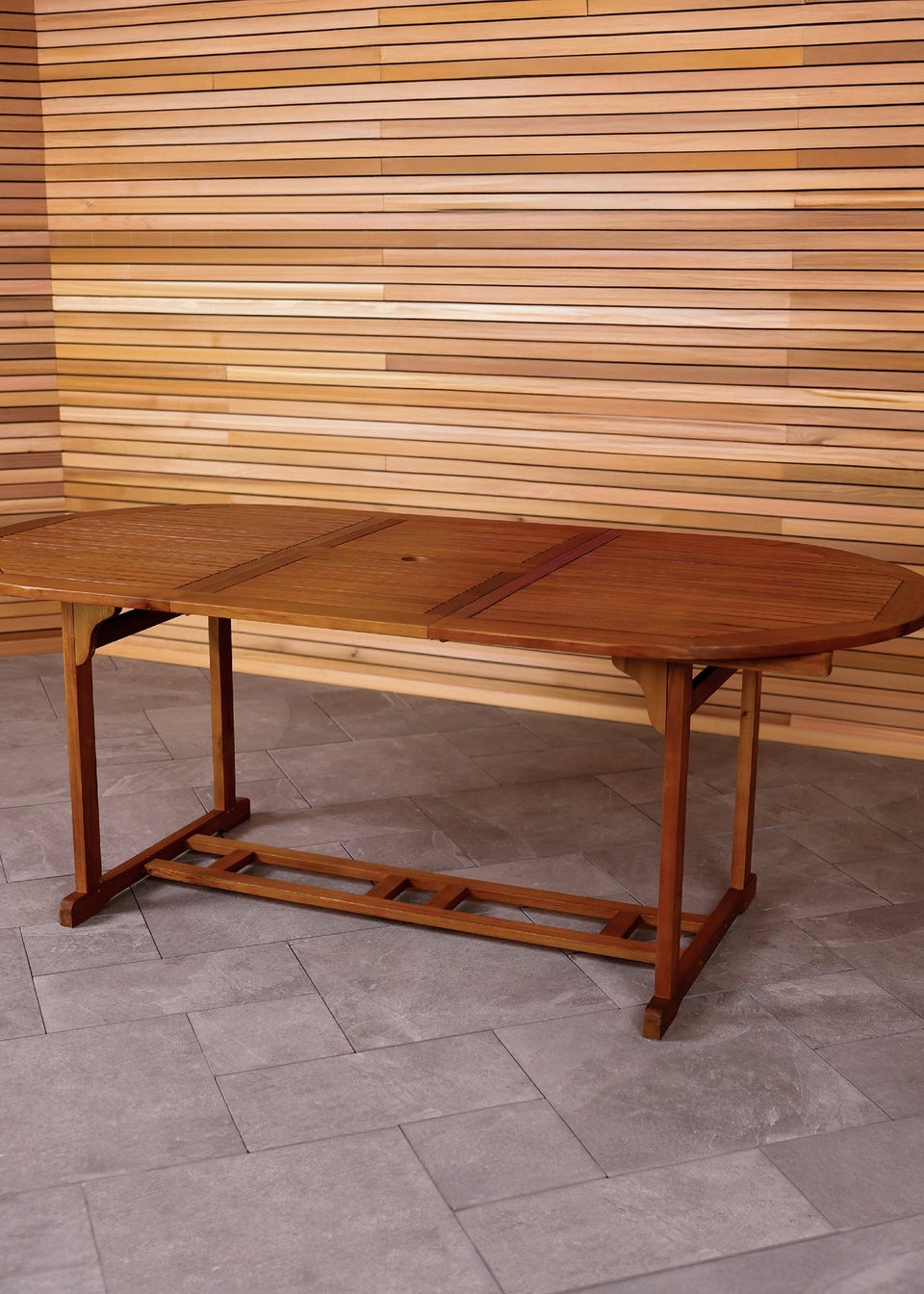 Charles Bentley FSC Acacia Hardwood Oval Extendable Table (H74cm x W150-200cm x D100cm)
