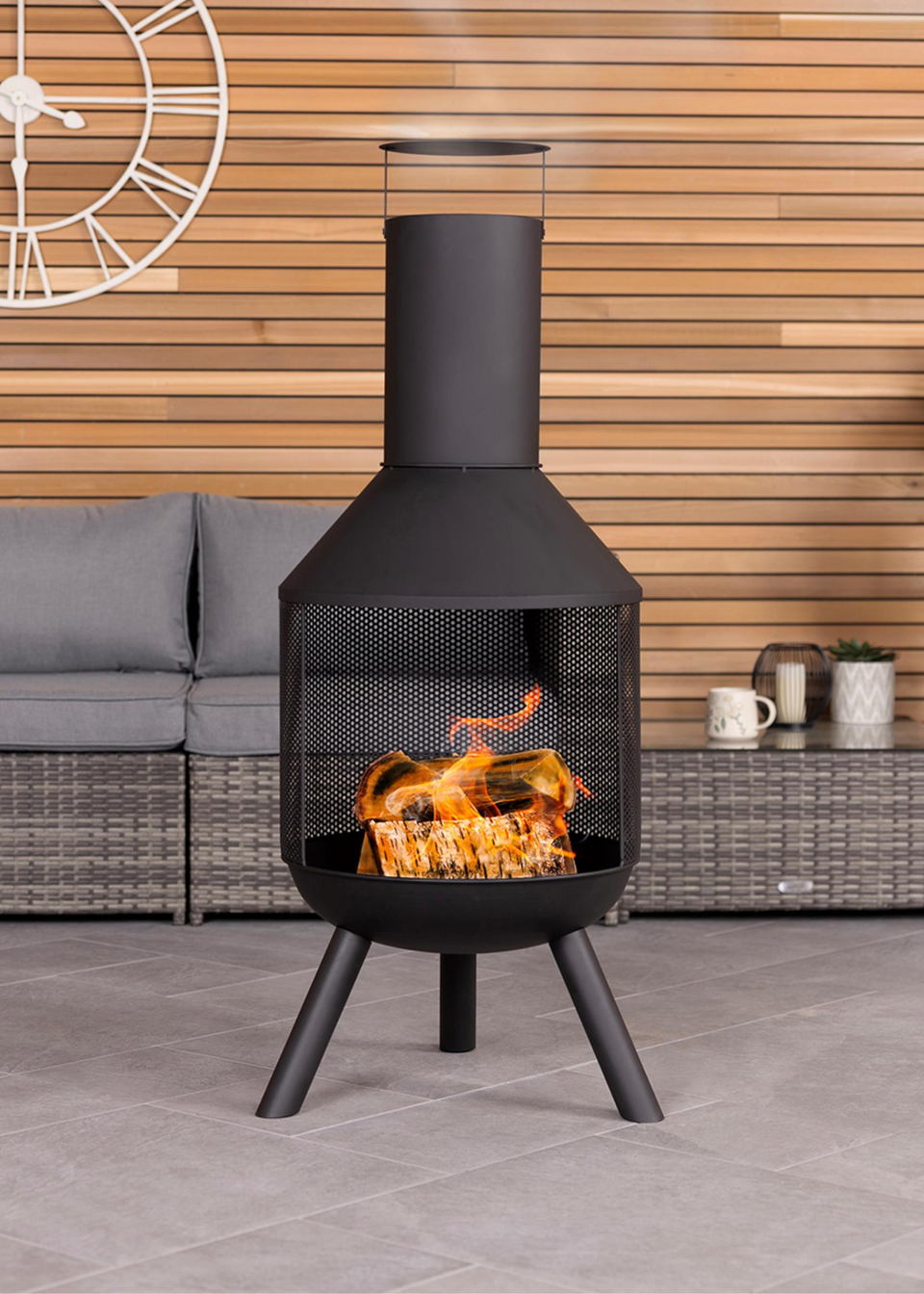 Charles Bentley Round Black Powder Coated Steel Modern Chimenea (H116cm x W44.5cm x D44.5cm)