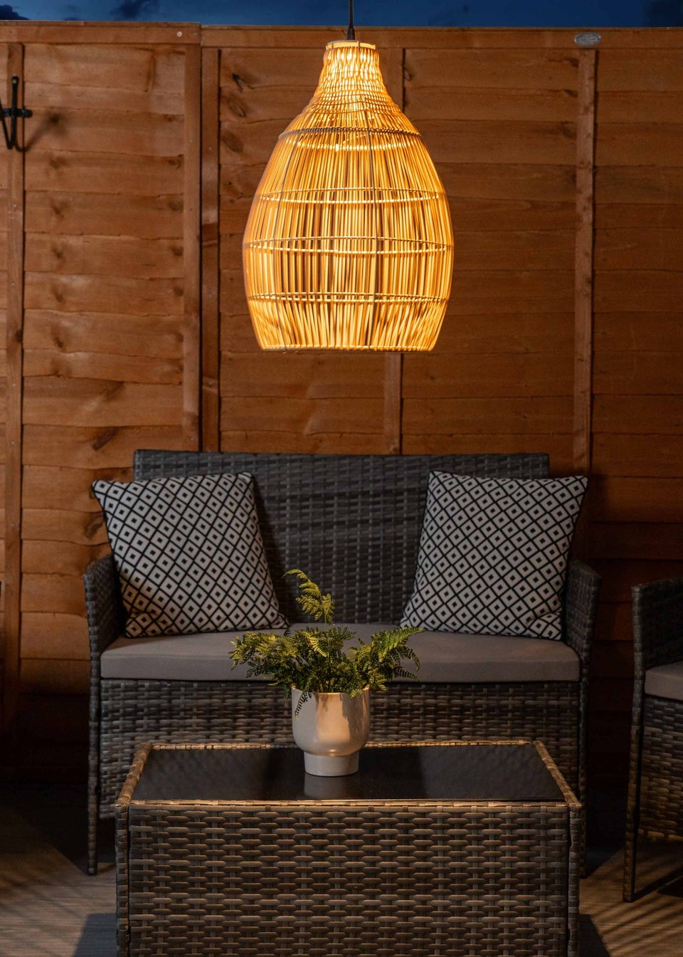 ValueLights Solar Natural Teardrop Outdoor Pendant Light With Integrated LED's (42.5cm x 29.5cm x 29.5cm)