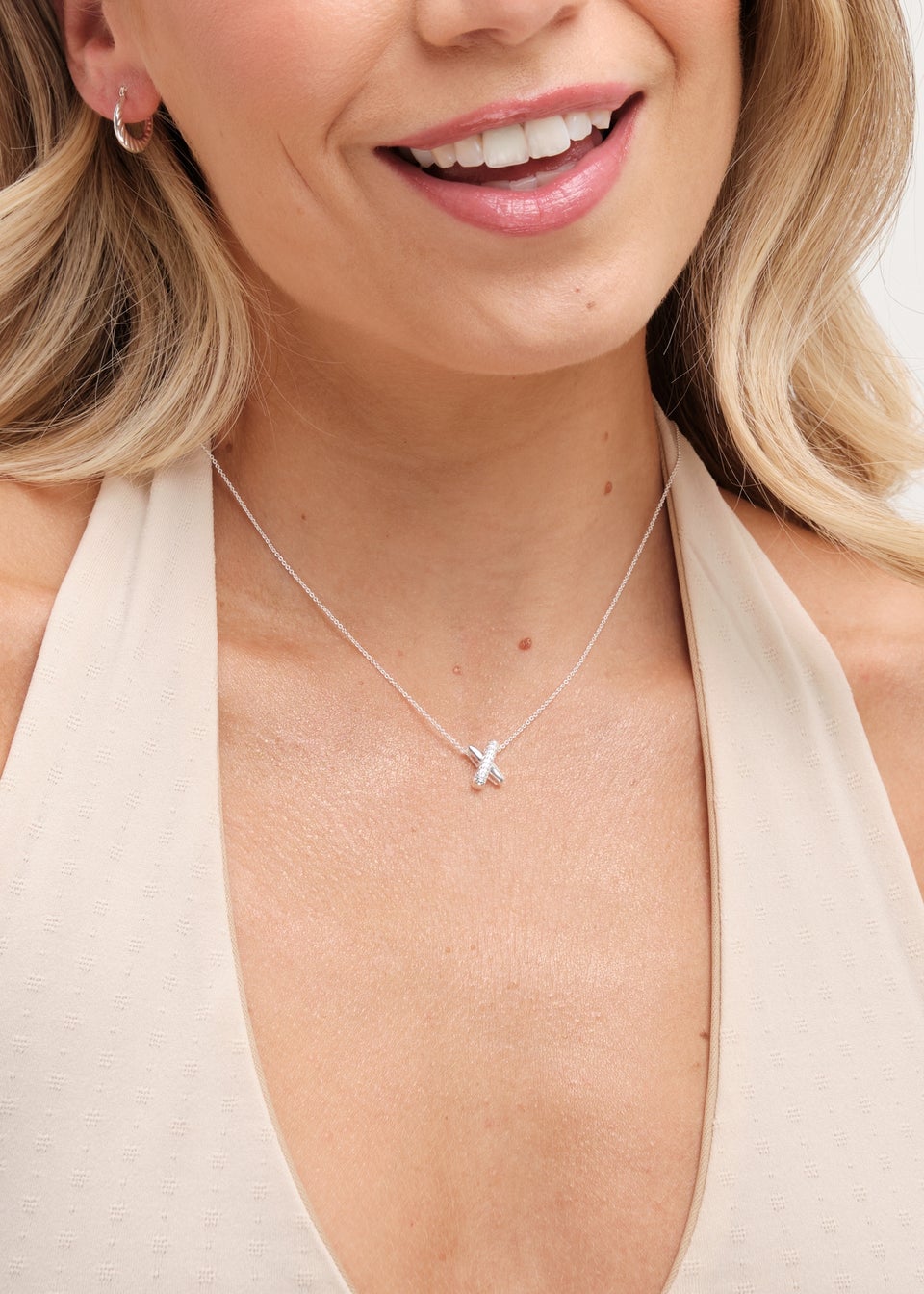 Simply Silver Sterling Silver 925 Kiss Pendant