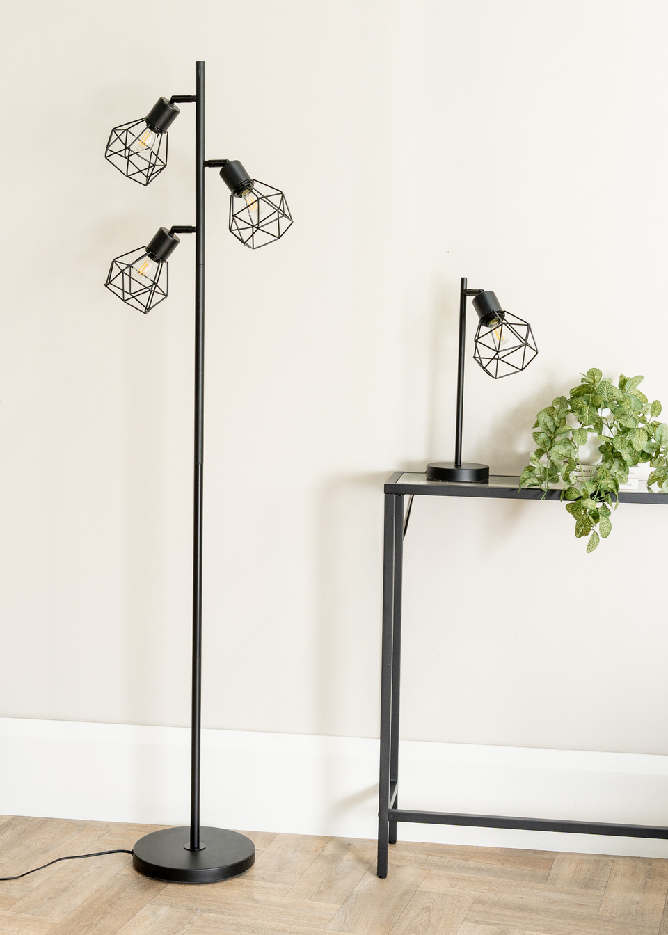 ValueLights Angus Matte Black Floor Lamp with Gold Shade (162cm x 25cm x 25cm)