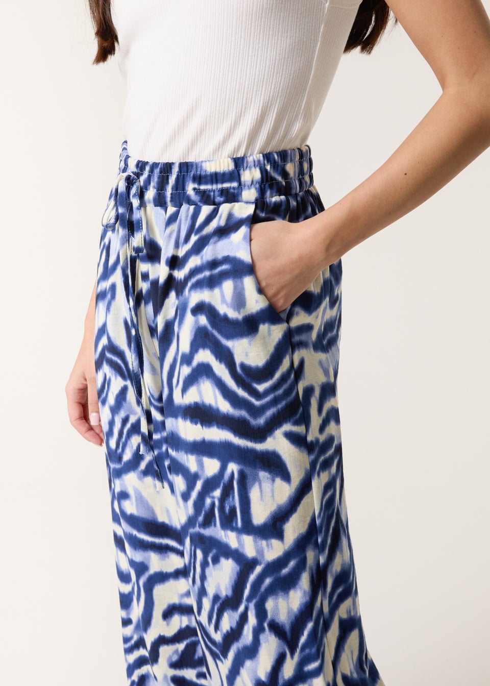 Blue Vanilla Blue Printed Elastic Trousers