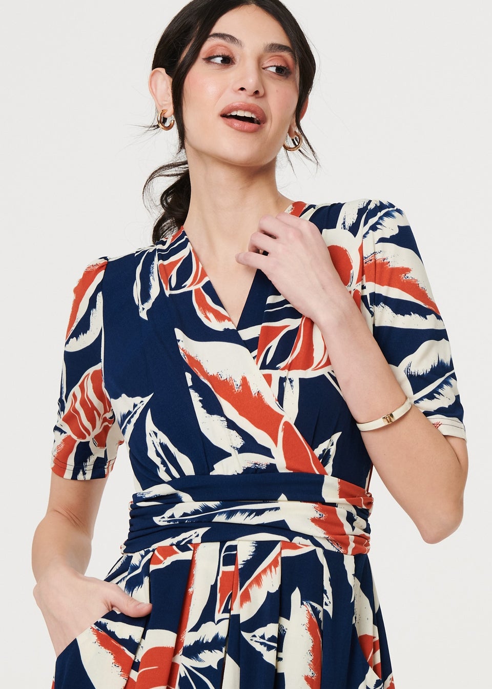 Izabel London Navy Floral V-Neck Pleated Midi Wrap Dress