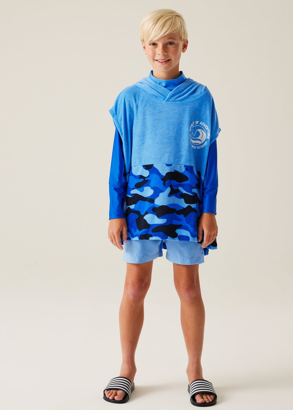 Regatta Elysium Blue Camo Kids Towel II Robe (3- 13 Yrs)