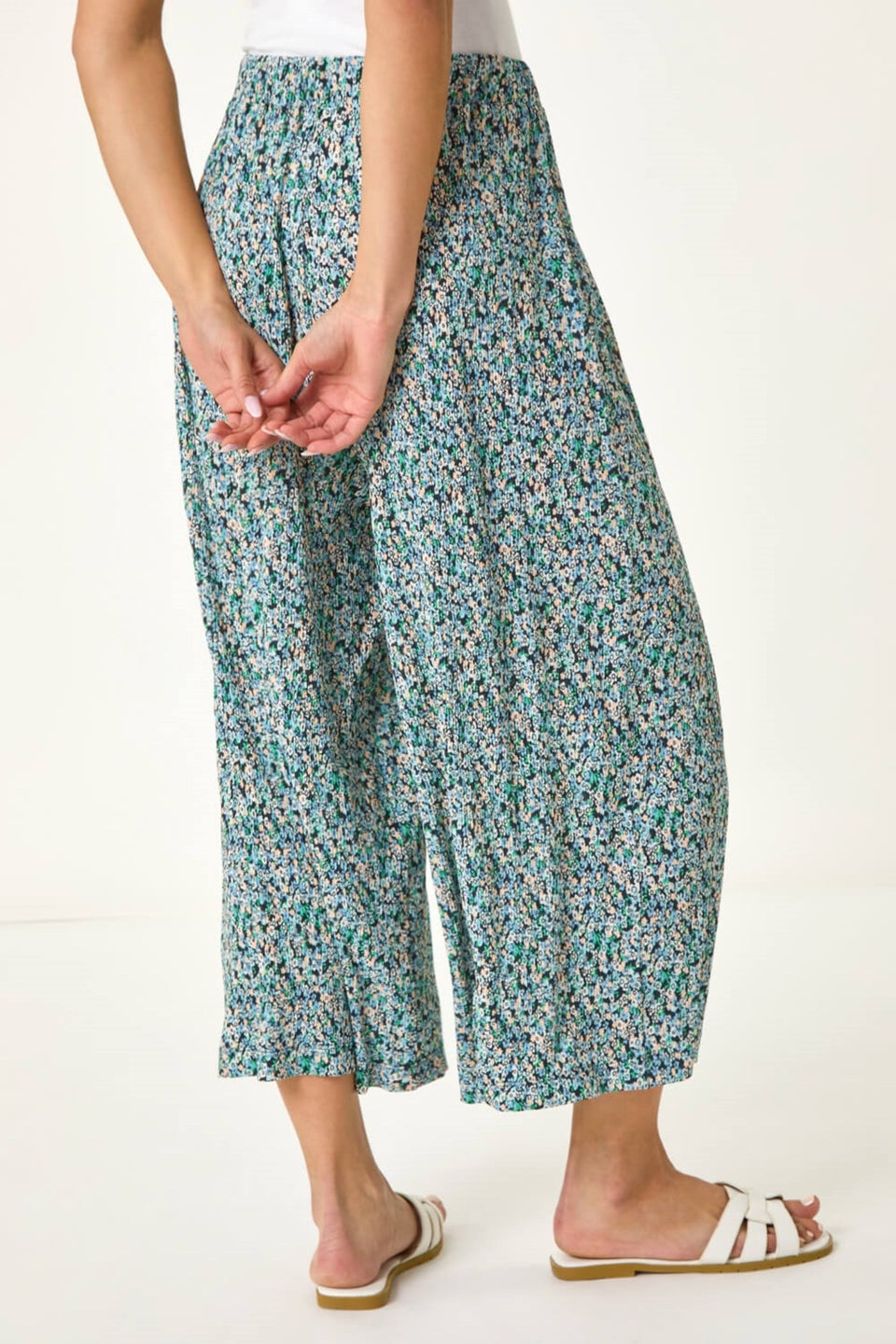 Roman Black Petite Ditsy Crinkle Cropped Trouser