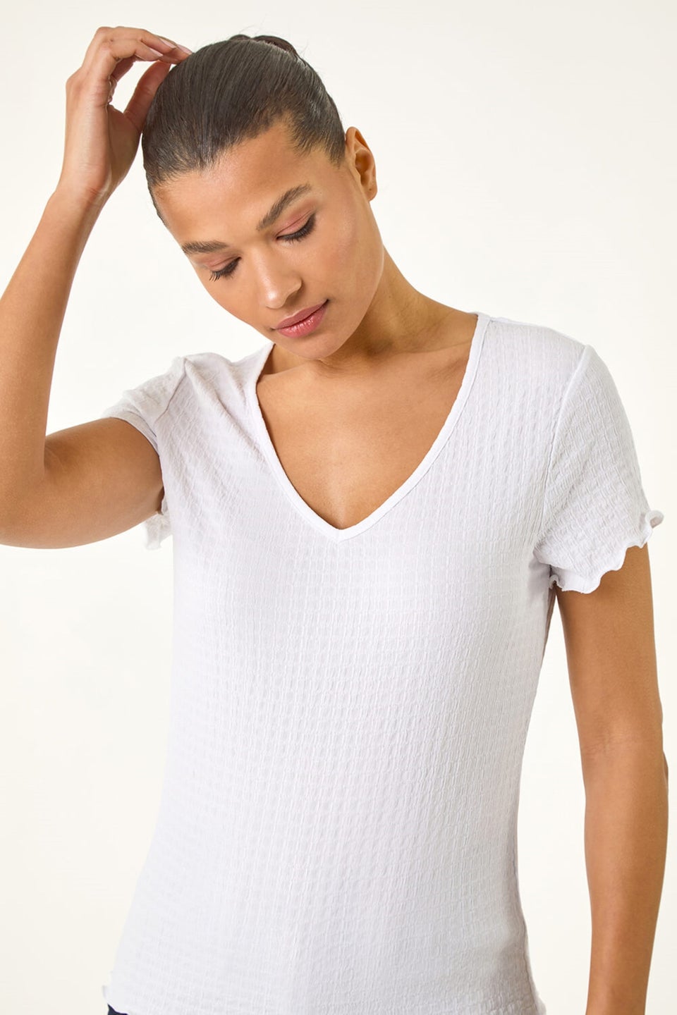 Roman Ivory Textured Lettuce Edge Top