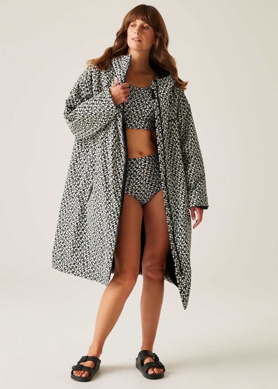 Regatta Jasmine Flower Black Orla Waterproof Hydrofort Changing Robe