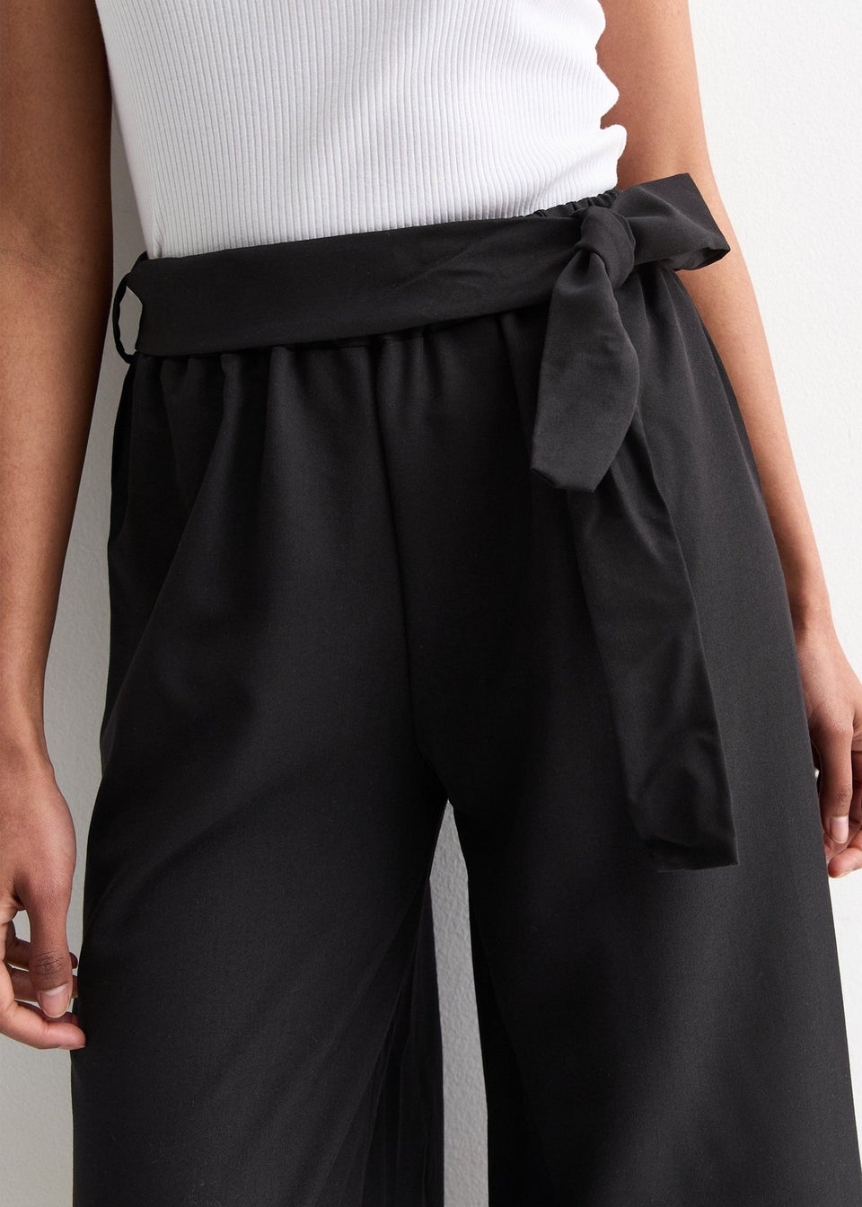 Gini London Black Elasticated Wide leg Tie detail Trousers