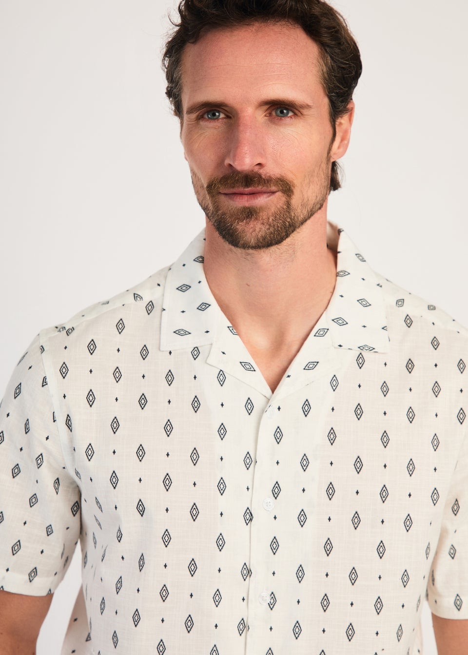 Kensington Eastside White Cotton Printed Short Sleeve Shirt