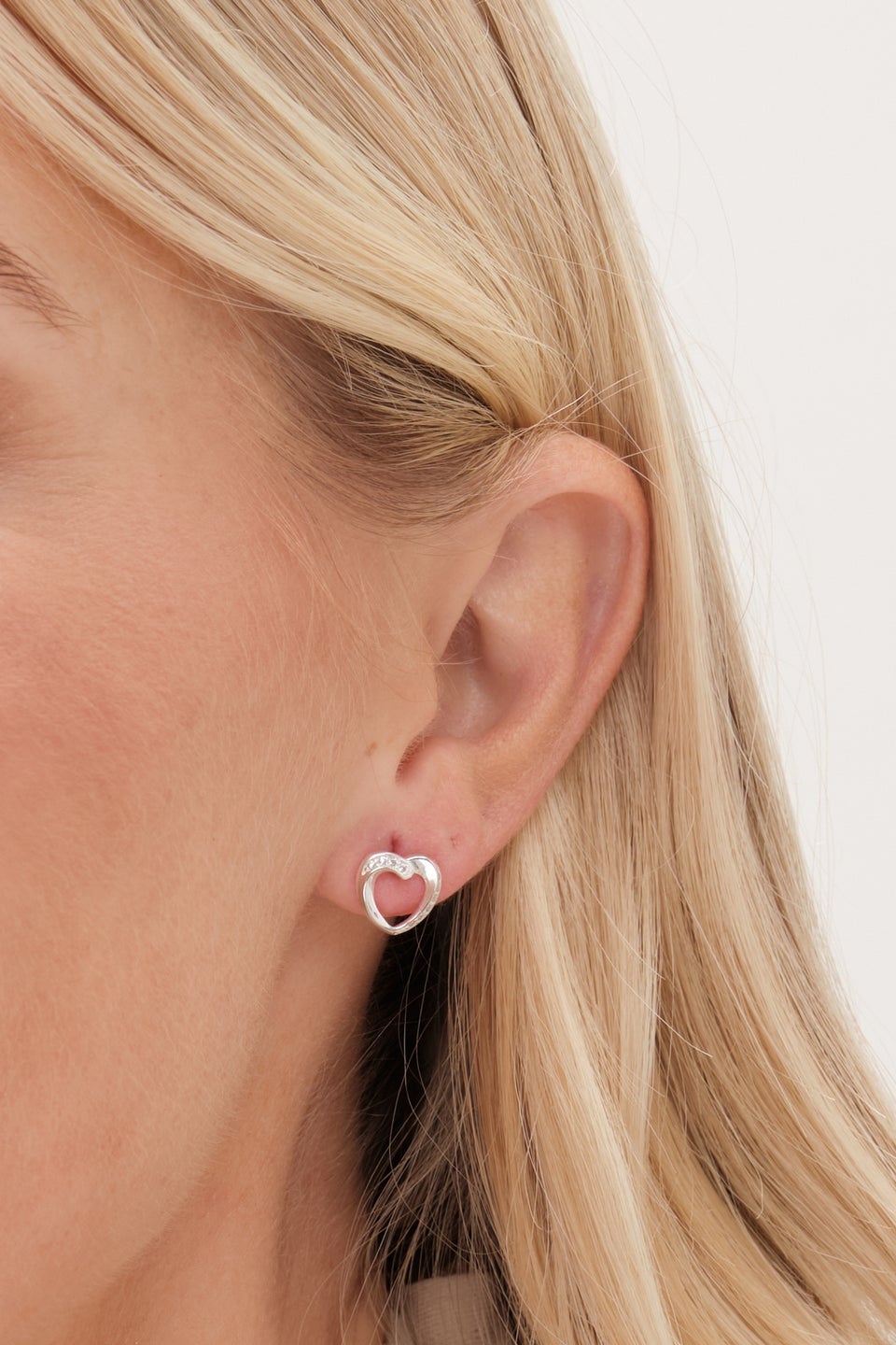 Simply Sterling Silver 925 Polished & Crystal Heart Stud Earrings